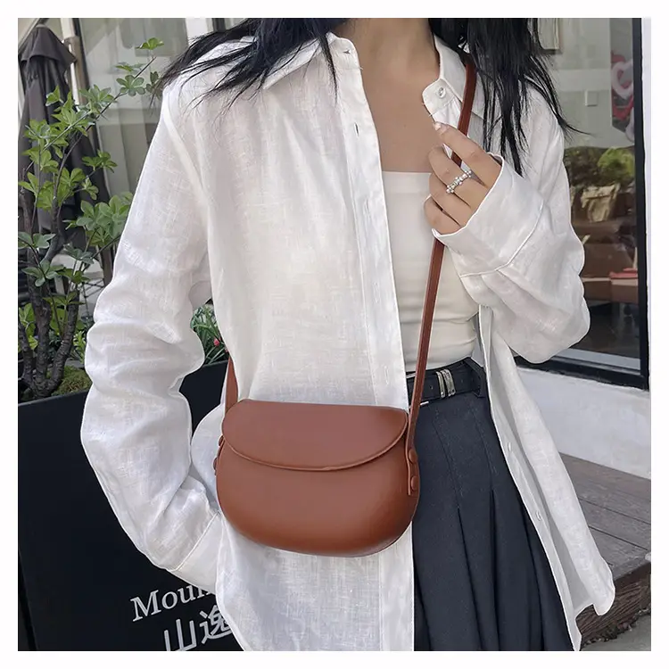 Women's Red Saddle Crossbody Bag 2026 New — feature 20
