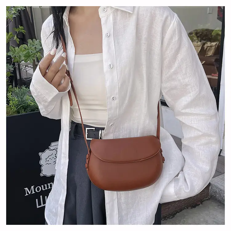 Women's Red Saddle Crossbody Bag 2026 New — feature 22