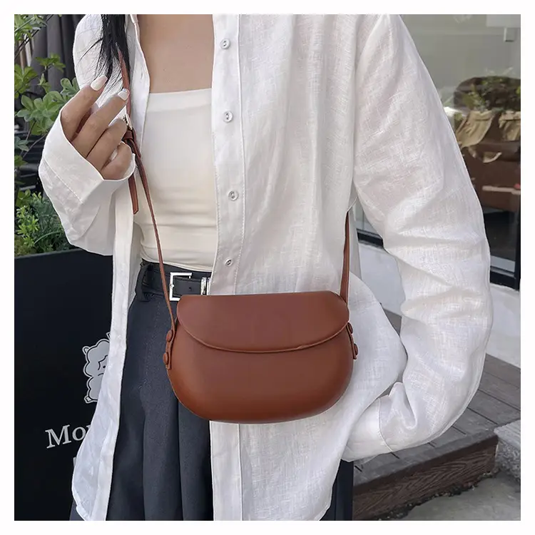 Women's Red Saddle Crossbody Bag 2026 New — feature 23