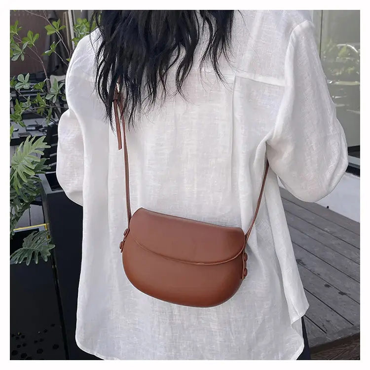 Women's Red Saddle Crossbody Bag 2026 New — feature 25