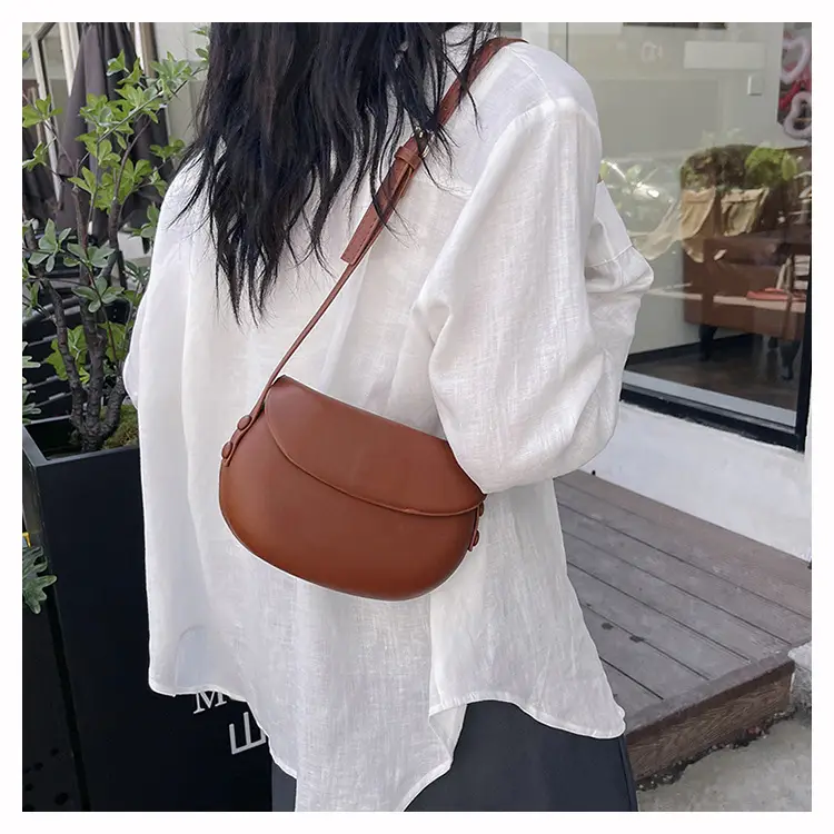Women's Red Saddle Crossbody Bag 2026 New — feature 27