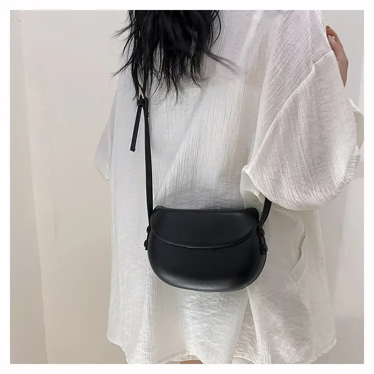 Women's Red Saddle Crossbody Bag 2026 New — feature 33