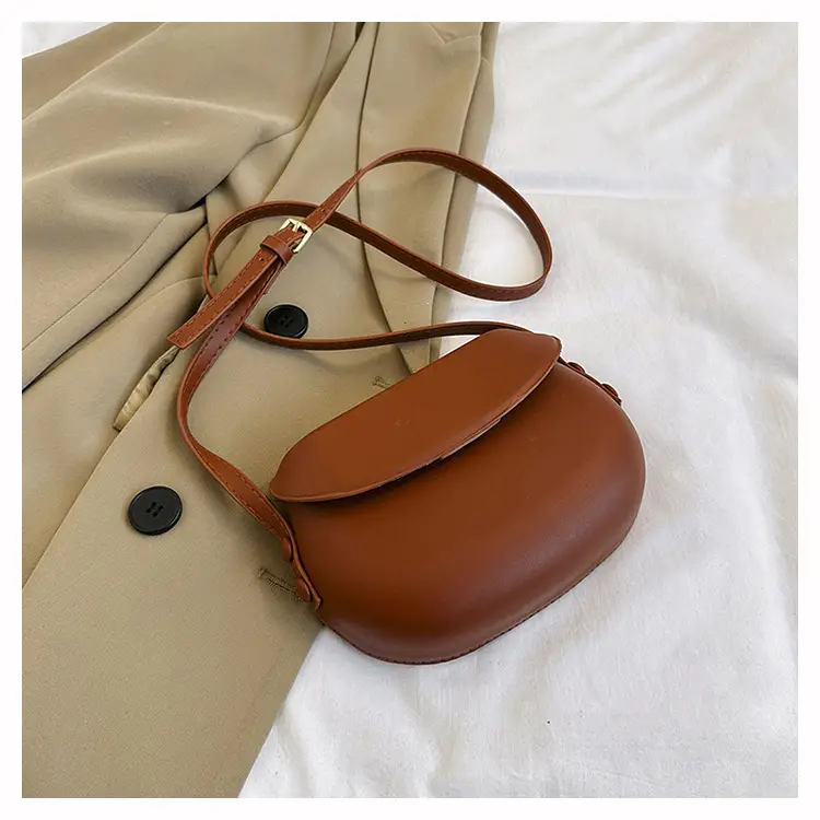 Women's Red Saddle Crossbody Bag 2026 New — feature 38