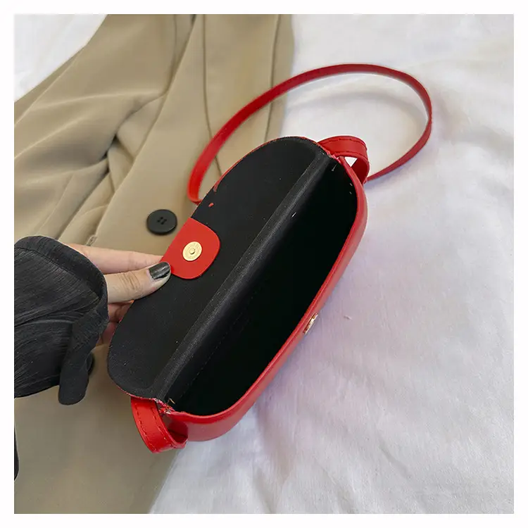 Women's Red Saddle Crossbody Bag 2026 New — feature 49