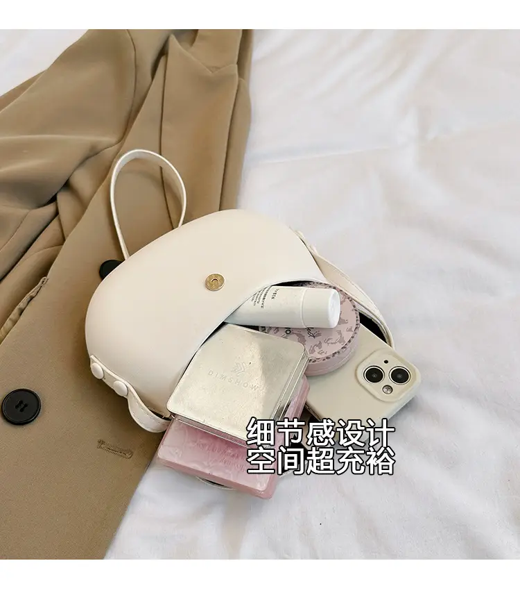 Women's Red Saddle Crossbody Bag 2026 New — feature 7