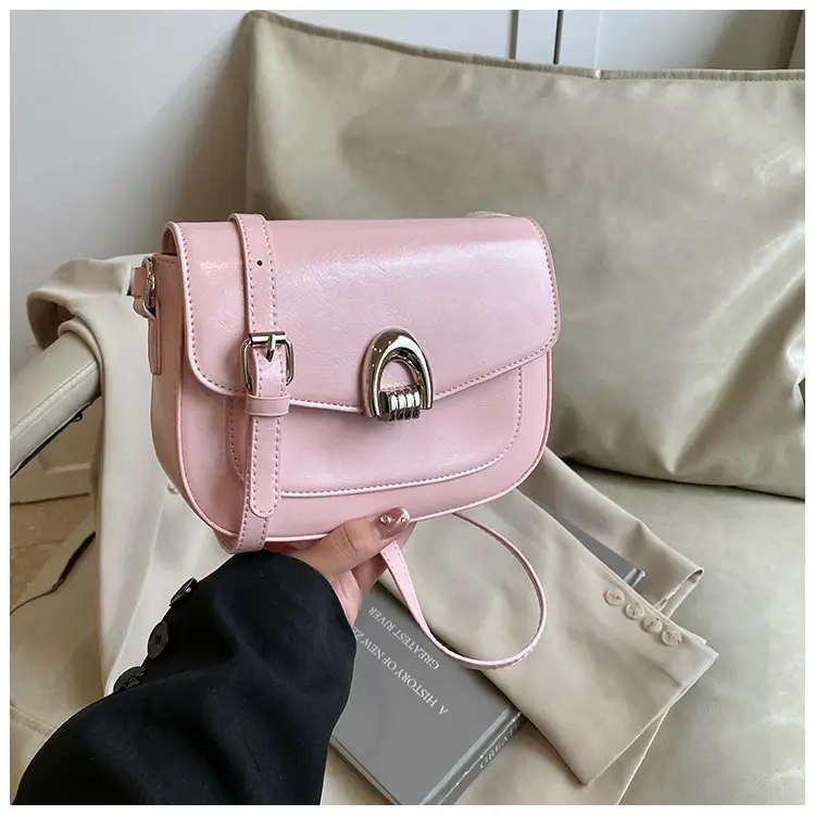 Black Leather Saddle Shoulder Bag for Women 2025 — feature 23