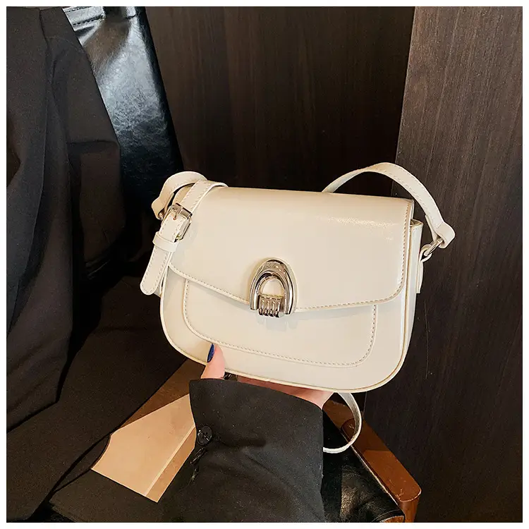 Black Leather Saddle Shoulder Bag for Women 2025 — feature 25