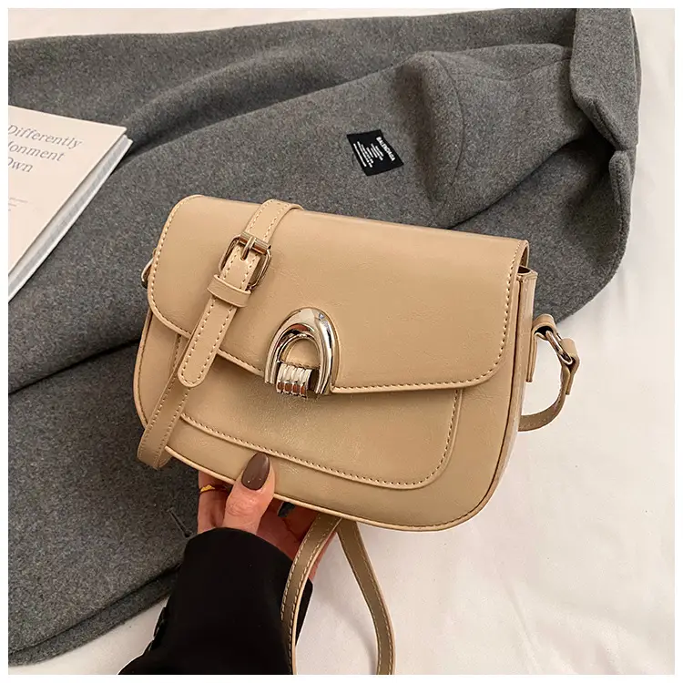 Black Leather Saddle Shoulder Bag for Women 2025 — feature 30
