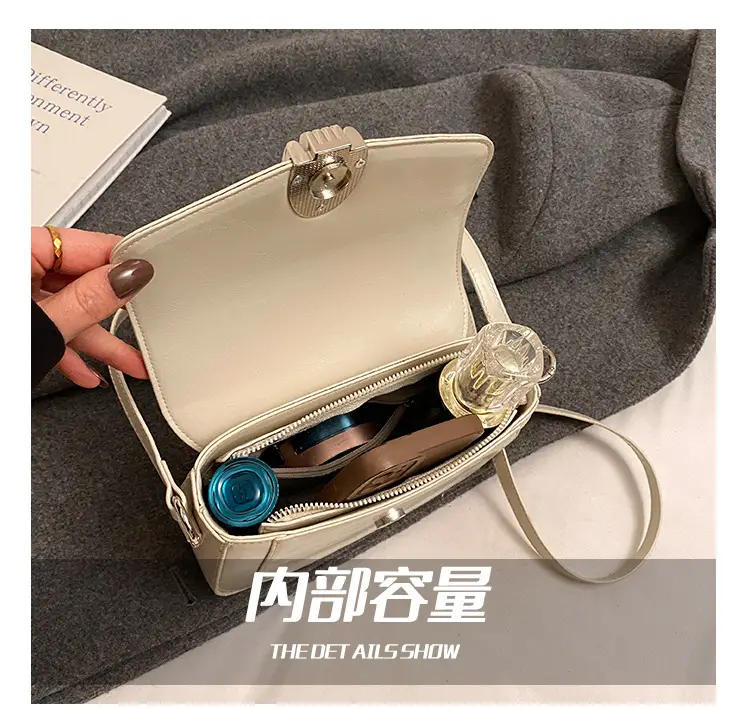 Black Leather Saddle Shoulder Bag for Women 2025 — feature 4