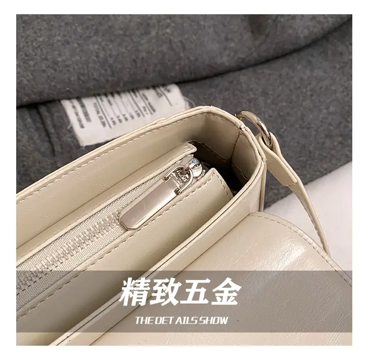 Black Leather Saddle Shoulder Bag for Women 2025 — feature 6