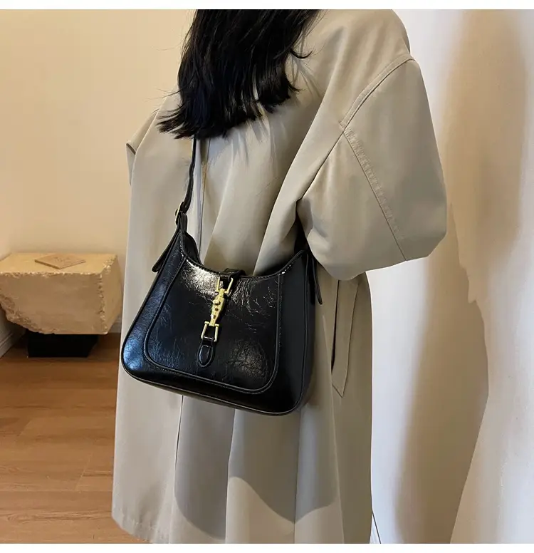 Black French Retro Shoulder Bag for Women 2025 — feature 20