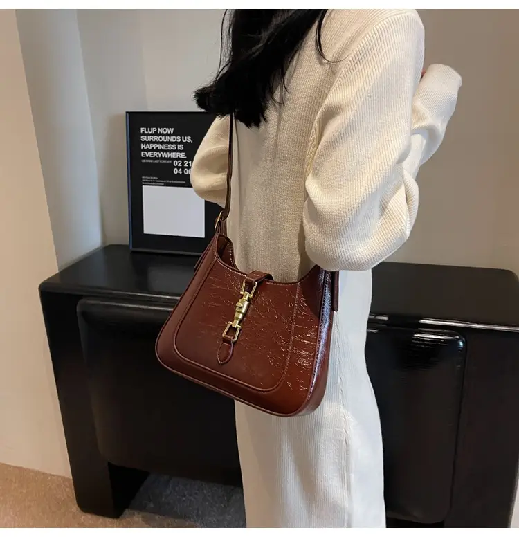 Black French Retro Shoulder Bag for Women 2025 — feature 26