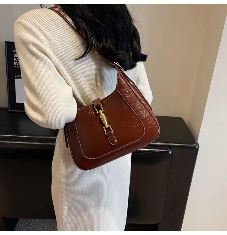 Black French Retro Shoulder Bag for Women 2025 — feature 27