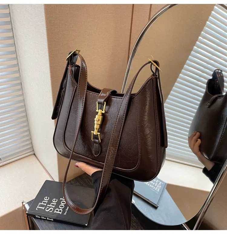 Black French Retro Shoulder Bag for Women 2025 — feature 29