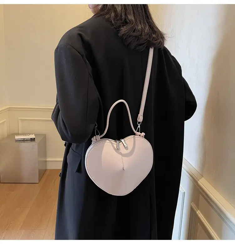 Red Heart-Shaped Women's Shoulder Bag 2024 Winter New Arrival — feature 11