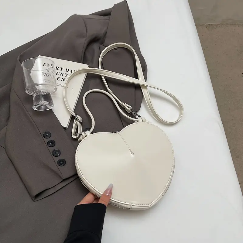 Red Heart-Shaped Women's Shoulder Bag 2024 Winter New Arrival - Image 4
