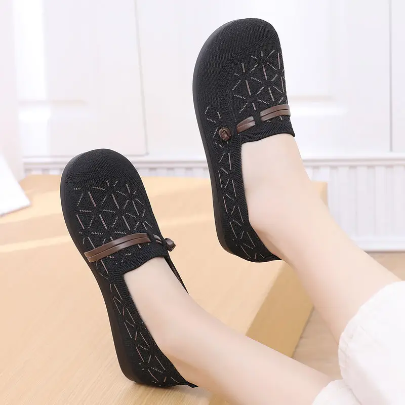 Spring New Style Old Beijing Cloth Shoes for Women, Fly-Knit Breathable Casual Loafers, Comfortable Slip-On Shoes for Middle-Aged and Elderly Mothers - Image 6