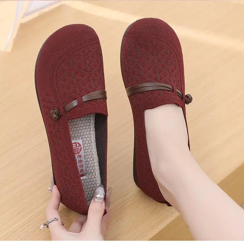 Spring New Style Old Beijing Cloth Shoes for Women, Fly-Knit Breathable Casual Loafers, Comfortable Slip-On Shoes for Middle-Aged and Elderly Mothers — feature 19