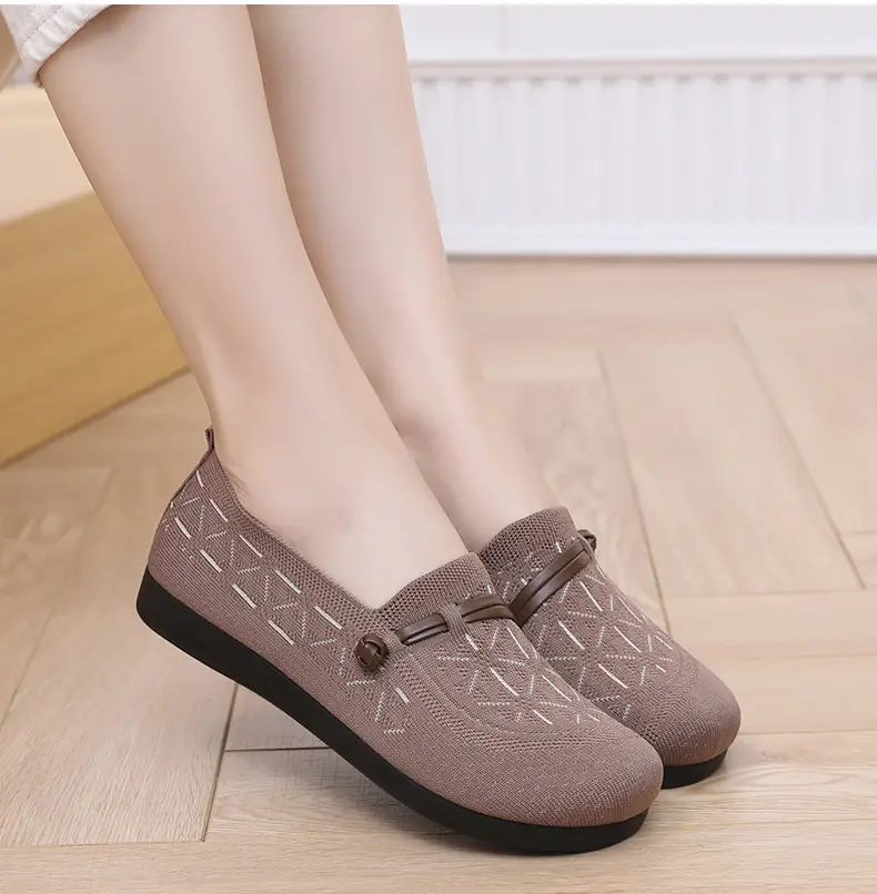 Spring New Style Old Beijing Cloth Shoes for Women, Fly-Knit Breathable Casual Loafers, Comfortable Slip-On Shoes for Middle-Aged and Elderly Mothers — feature 23