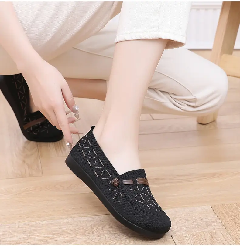 Spring New Style Old Beijing Cloth Shoes for Women, Fly-Knit Breathable Casual Loafers, Comfortable Slip-On Shoes for Middle-Aged and Elderly Mothers — feature 27