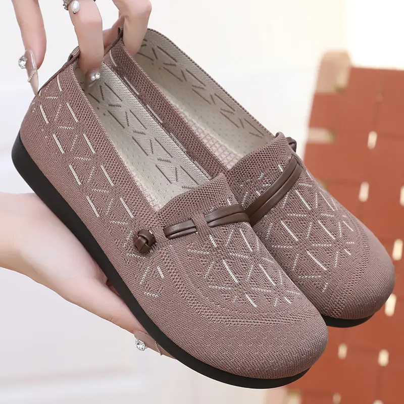 Spring New Style Old Beijing Cloth Shoes for Women, Fly-Knit Breathable Casual Loafers, Comfortable Slip-On Shoes for Middle-Aged and Elderly Mothers - Image 2