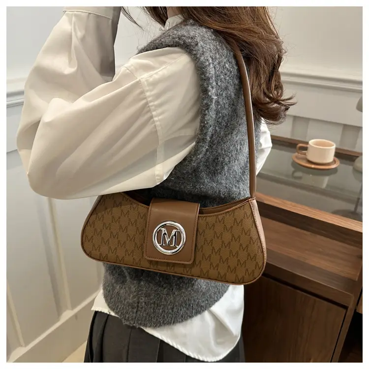 White Letter Pattern Shoulder Bag for Women 2025 — feature 13