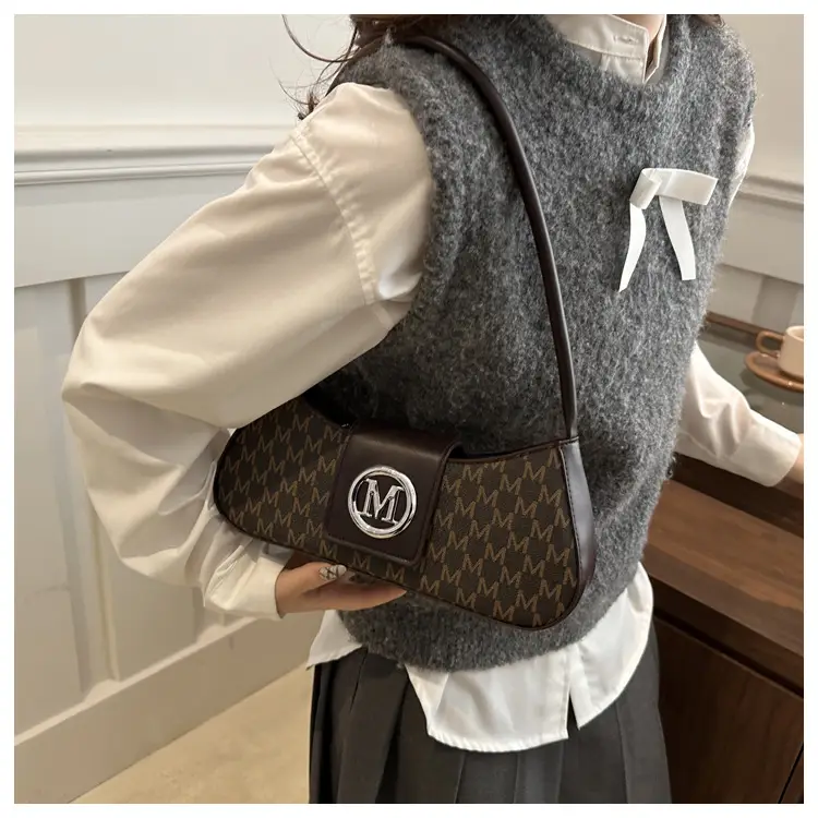 White Letter Pattern Shoulder Bag for Women 2025 — feature 16