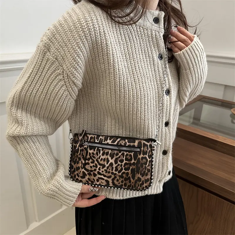 Gold Metallic Crossbody Bag with Chain Strap - Image 9