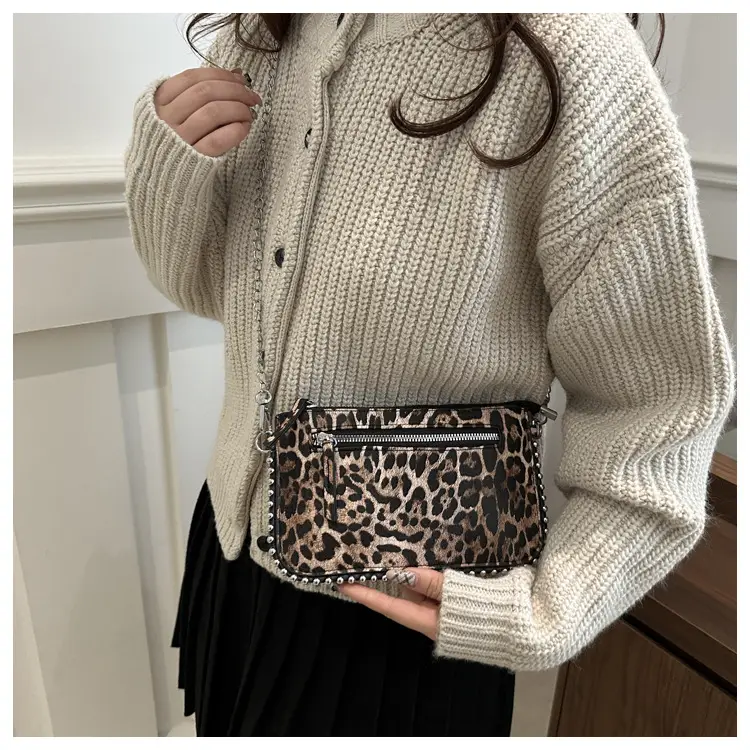 Gold Metallic Crossbody Bag with Chain Strap — feature 17