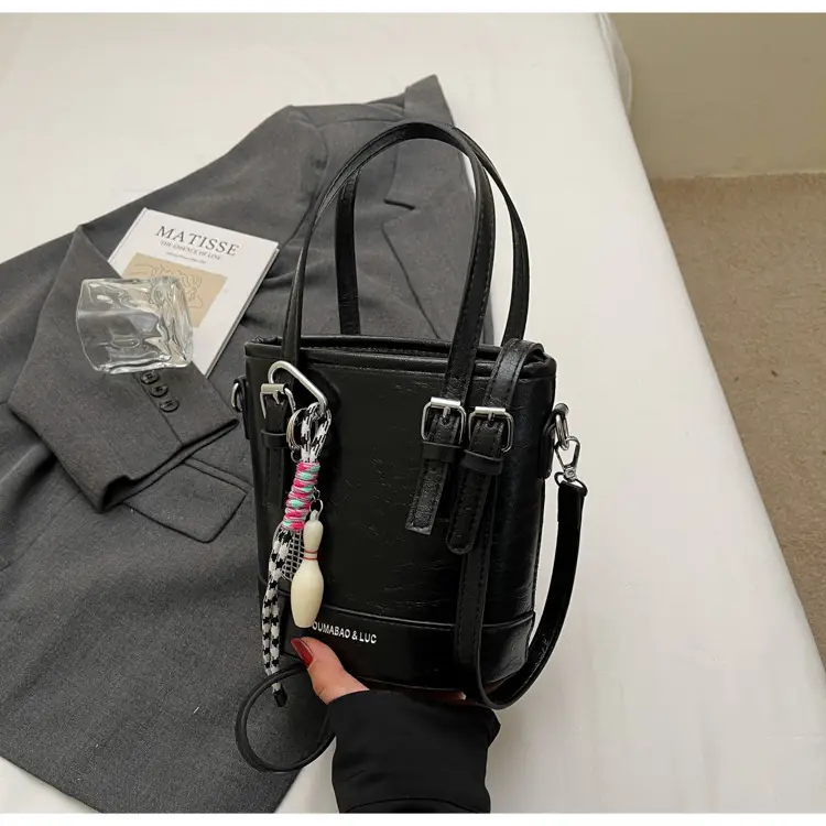 Vintage Contrast Bucket Bag Women 2025 New Fashion — feature 24