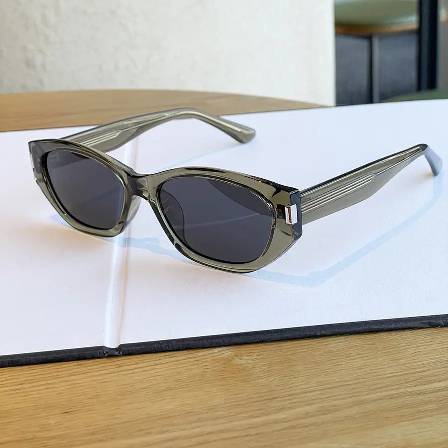 2025 New Cat's Eye Sunglasses Women Men Retro Round Face Polarized UV Protection