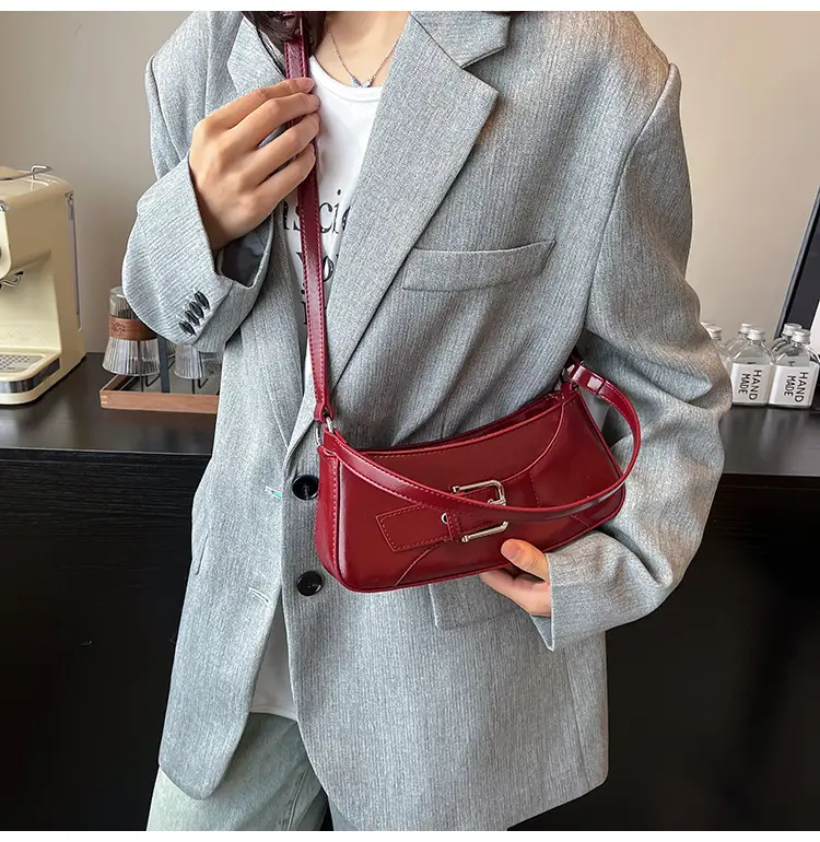 Red Leather Shoulder Messenger Bag for Women 2025 — feature 14