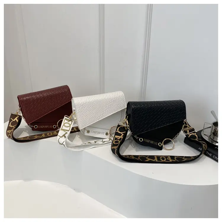 New Color Wide Shoulder Strap Saddle Bag 2025 — feature 24