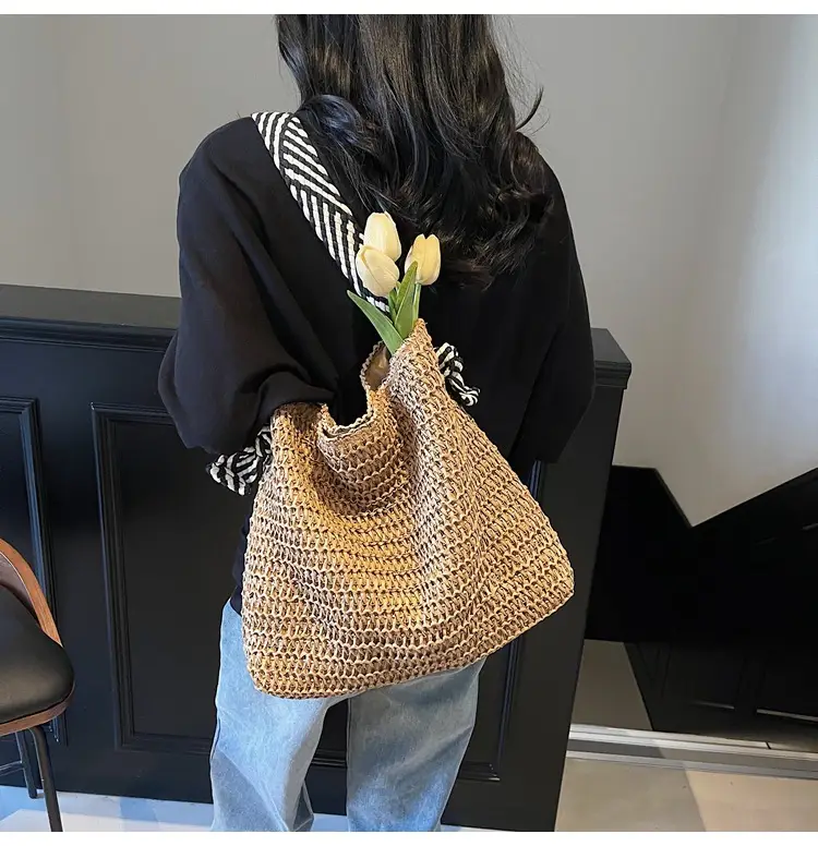 French Spring Niche Artistic Braided Tote Bag 2025 — feature 11
