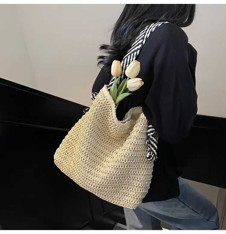 French Spring Niche Artistic Braided Tote Bag 2025 — feature 13