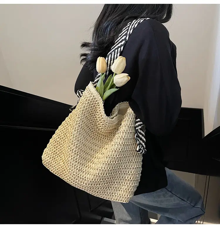 French Spring Niche Artistic Braided Tote Bag 2025 — feature 14