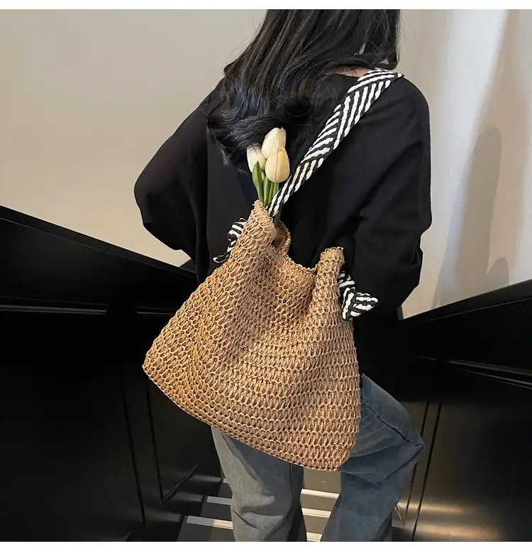 French Spring Niche Artistic Braided Tote Bag 2025 — feature 8