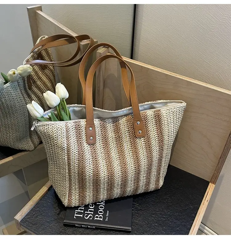 Western Style Women's Striped Stripe Shoulder Bag 2025 — feature 22