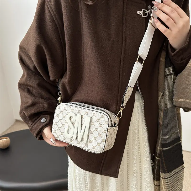 2025 Spring Letter Crossbody Bag Brown Gold - Image 6