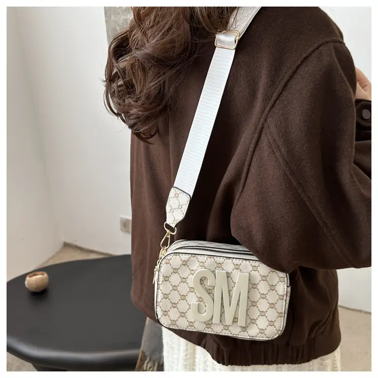 2025 Spring Letter Crossbody Bag Brown Gold — feature 13