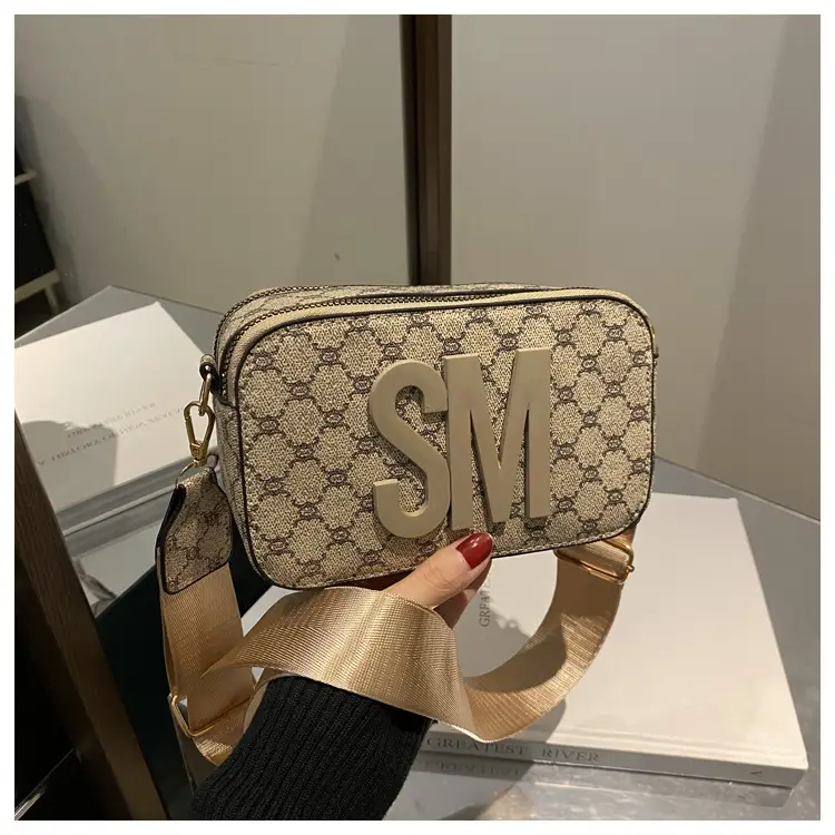 2025 Spring Letter Crossbody Bag Brown Gold — feature 21