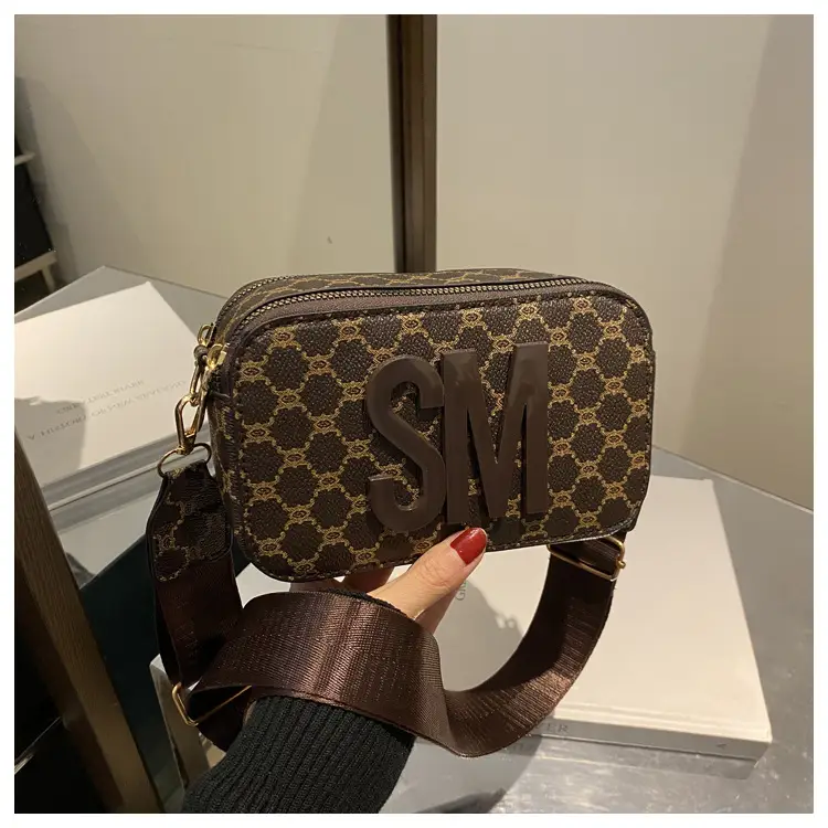 2025 Spring Letter Crossbody Bag Brown Gold — feature 22