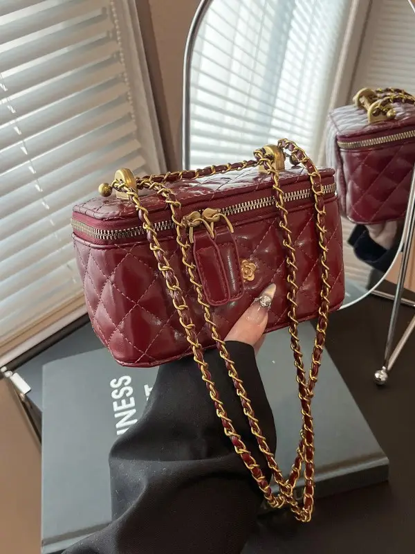 Chanel Style Diamond Chain Shoulder Bag for Women - Image 6