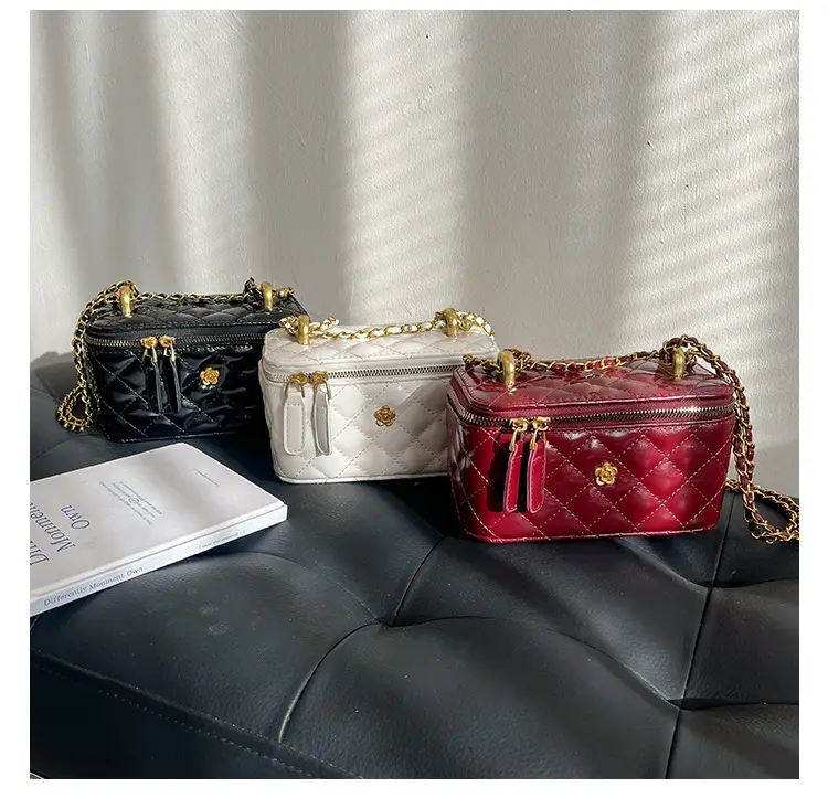 Chanel Style Diamond Chain Shoulder Bag for Women — feature 1