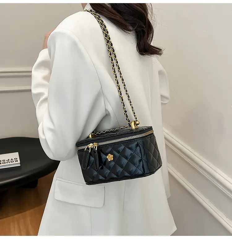 Chanel Style Diamond Chain Shoulder Bag for Women — feature 15