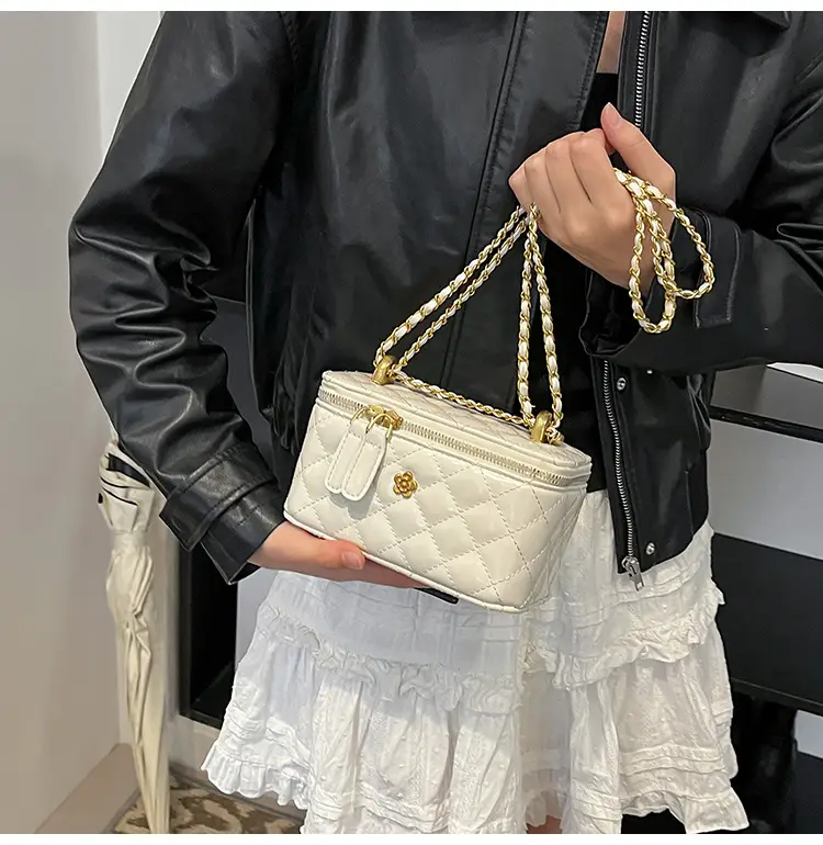 Chanel Style Diamond Chain Shoulder Bag for Women — feature 24