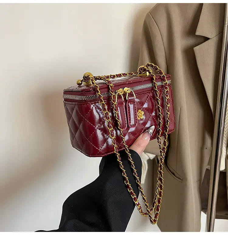 Chanel Style Diamond Chain Shoulder Bag for Women — feature 25
