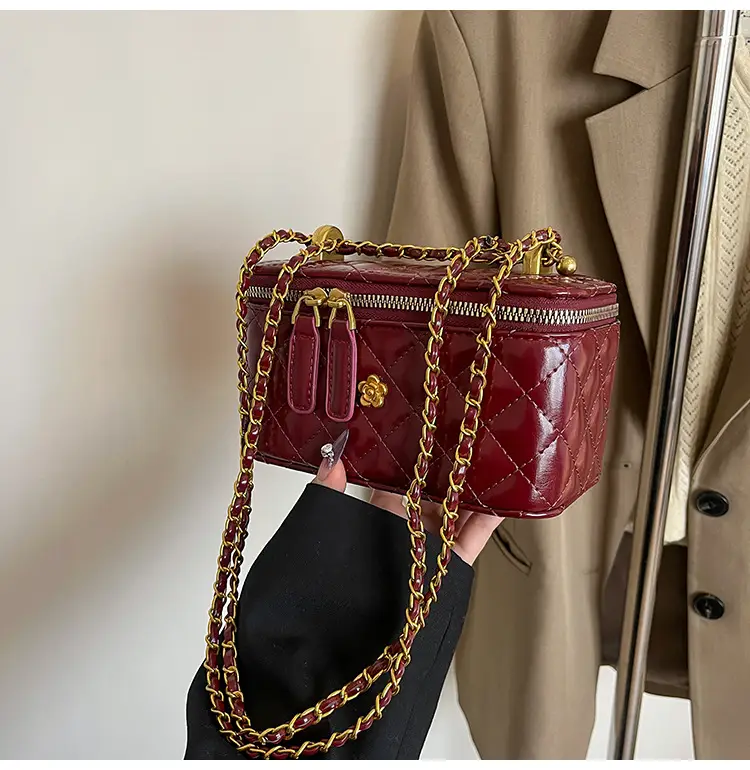Chanel Style Diamond Chain Shoulder Bag for Women — feature 26