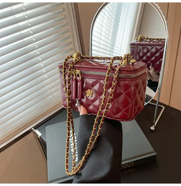 Chanel Style Diamond Chain Shoulder Bag for Women — feature 28