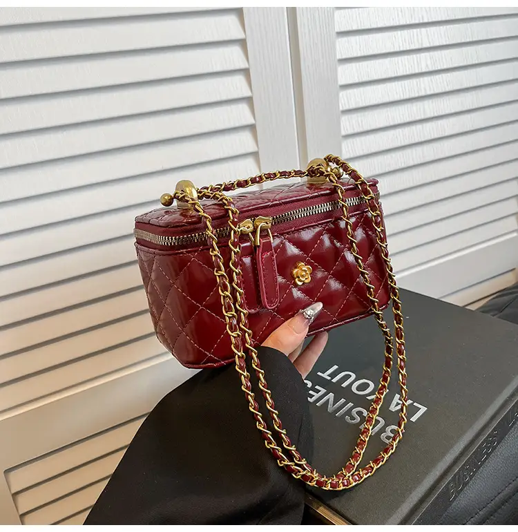 Chanel Style Diamond Chain Shoulder Bag for Women — feature 29